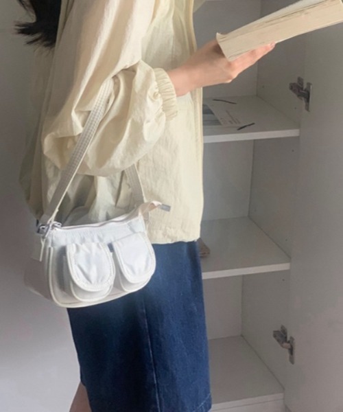 Vipoa（ヴィポア）の「casual pocket shoulder bag（ショルダーバッグ・レディース・ホワイト/ブラック/レッド・FREE）」の13枚目の写真