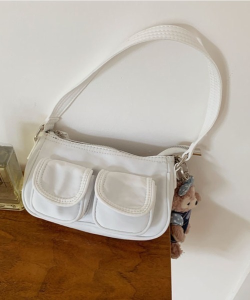 Vipoa（ヴィポア）の「casual pocket shoulder bag（ショルダーバッグ・レディース・ホワイト/ブラック/レッド・FREE）」の11枚目の写真