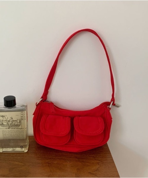 Vipoa（ヴィポア）の「casual pocket shoulder bag（ショルダーバッグ・レディース・ホワイト/ブラック/レッド・FREE）」の4枚目の写真