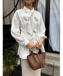 取外し可能リボンタイ付きウエストタックシャツ