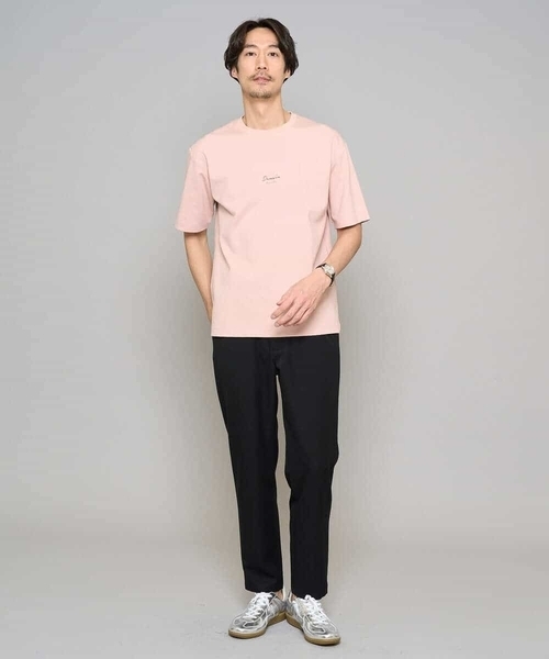 a.v.v（アーヴェヴェ）の「【イージーケア/洗濯機で洗える/速乾/毛玉になりにくい/接触冷感】ミニロゴプリントセミワイドシルエットカットソー（Tシャツ/カットソー・メンズ・ダークインディゴブルー/ピンク/ホワイト/チャコールグレー・48/44/50）」の8枚目の写真