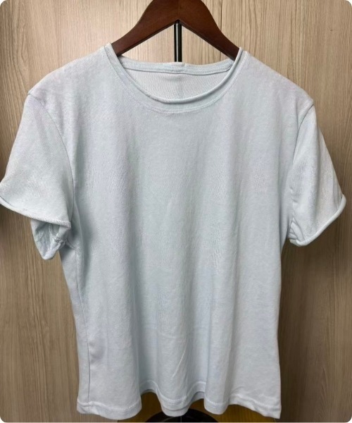 I.O.E（アイオイ）の「[韓国トレンド] リネンベーシックTシャツ（Tシャツ/カットソー・レディース・グレー/ピンク/ホワイト/イエロー/ライトブルー/ブラック・FREE）」の4枚目の写真