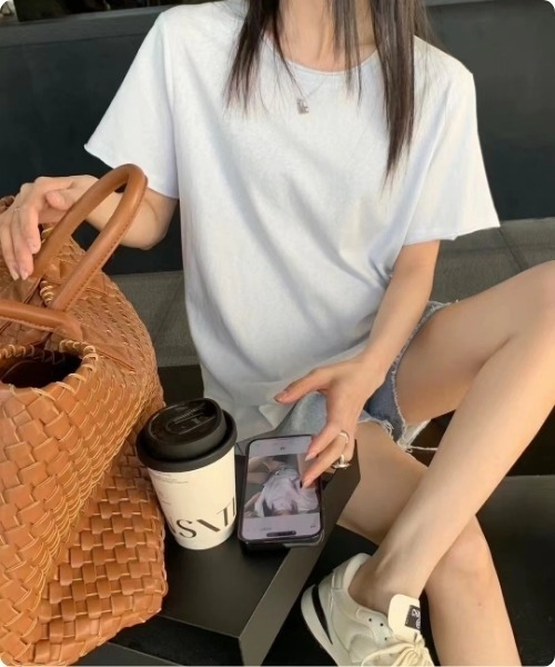 I.O.E（アイオイ）の「[韓国トレンド] リネンベーシックTシャツ（Tシャツ/カットソー・レディース・グレー/ピンク/ホワイト/イエロー/ライトブルー/ブラック・FREE）」の13枚目の写真