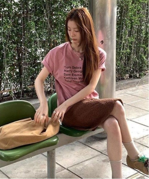 AsheKsha(アシクシャ)の「アルファベットプリントのゆったりした万能トップス(Tシャツ/カットソー・レディース・ピンク/モカ・M)」の4枚目の写真