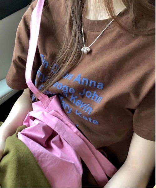 AsheKsha(アシクシャ)の「アルファベットプリントのゆったりした万能トップス(Tシャツ/カットソー・レディース・ピンク/モカ・M)」の15枚目の写真