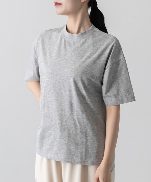 welleg（ウェレッグ）の「接触冷感 UVカット 汗じみしにくい 五分丈 カットソー（Tシャツ/カットソー・レディース・ネイビー/ブラック/グレイッシュベージュ/アイボリー/グレー・M）」の4枚目の写真