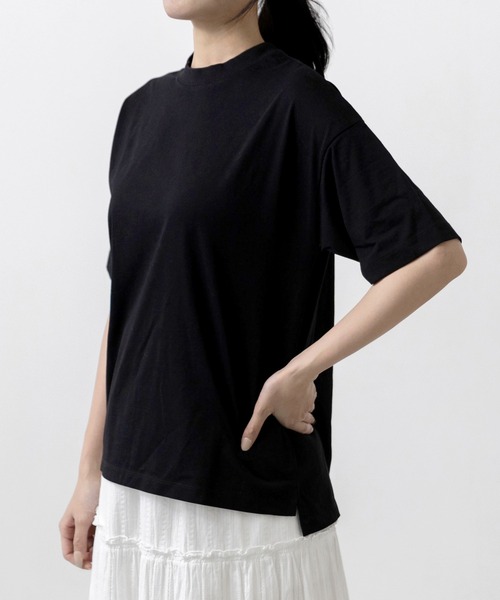 welleg（ウェレッグ）の「接触冷感 UVカット 汗じみしにくい 五分丈 カットソー（Tシャツ/カットソー・レディース・ネイビー/ブラック/グレイッシュベージュ/アイボリー/グレー・M）」の8枚目の写真