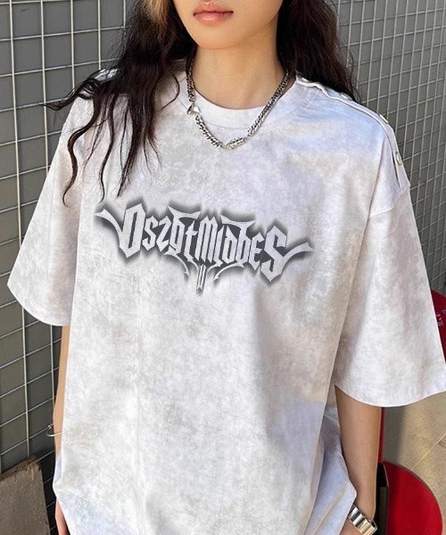 lilful(リルフル)の「【26年春夏新作】ぼかしロゴ ショルダーボタン オーバーサイズ半袖Tシャツ(Tシャツ/カットソー・レディース・ホワイト・L/M)」の2枚目の写真