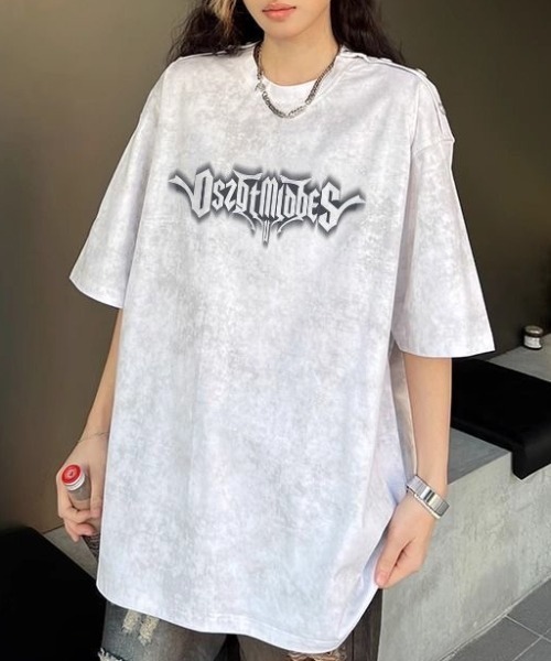 lilful(リルフル)の「【26年春夏新作】ぼかしロゴ ショルダーボタン オーバーサイズ半袖Tシャツ(Tシャツ/カットソー・レディース・ホワイト・L/M)」の3枚目の写真