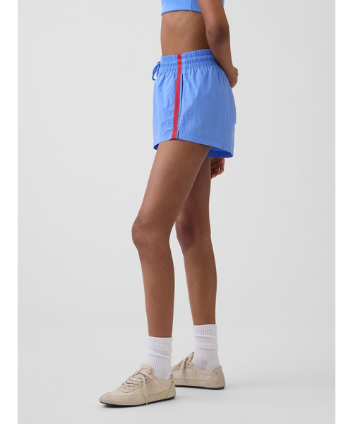 GAP（ギャップ）の「2.5インチトラックショートパンツ（その他パンツ・レディース・レッド/ブルー/グリーン/ブラック・M/XS/L/S/XXS）」の8枚目の写真