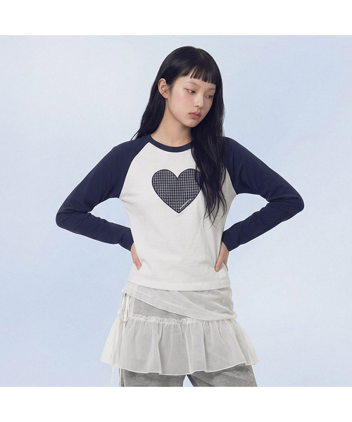 MASMARULEZ APPAREL(マスマルールズ アパレル)の「Heart Applique Raglan Long Sleeve_Navy(Tシャツ/カットソー・レディース・ネイビー・ONE SIZE)」の1枚目の写真