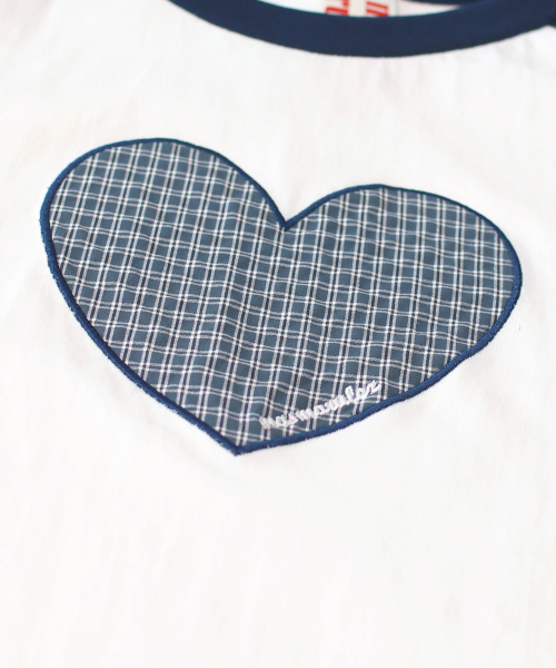 MASMARULEZ APPAREL(マスマルールズ アパレル)の「Heart Applique Raglan Long Sleeve_Navy(Tシャツ/カットソー・レディース・ネイビー・ONE SIZE)」の6枚目の写真