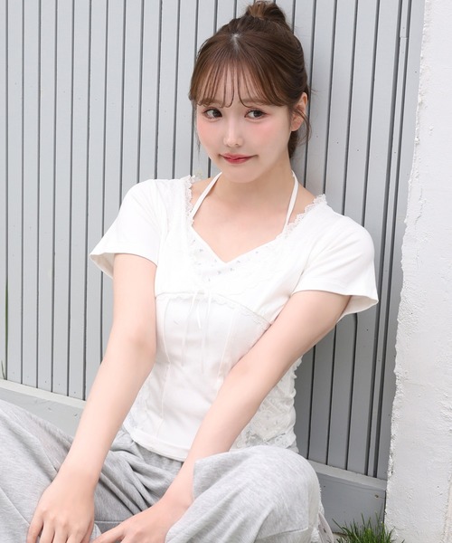 one after another NICE CLAUP(ワンアフターアナザーナイスクラップ)の「レイヤード風キャミ付きレースドッキングトップス(Tシャツ/カットソー・レディース・ブラック/オフホワイト/杢グレー/ピンク・FREE)」の2枚目の写真