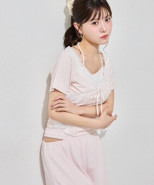 one after another NICE CLAUP(ワンアフターアナザーナイスクラップ)の「レイヤード風キャミ付きレースドッキングトップス(Tシャツ/カットソー・レディース・ブラック/オフホワイト/杢グレー/ピンク・FREE)」の18枚目の写真