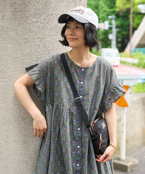 FREAK'S STORE(フリークスストア)の「インド フラワープリント柄ワンピース(ワンピース・レディース・オフホワイト/チャコールグレー/レッド・フリ-)」の1枚目の写真