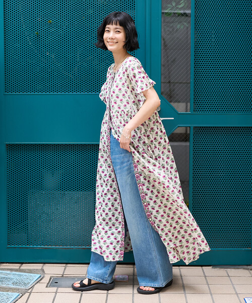 FREAK'S STORE(フリークスストア)の「インド フラワープリント柄ワンピース(ワンピース・レディース・オフホワイト/チャコールグレー/レッド・フリ-)」の9枚目の写真