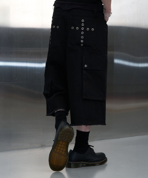 PITCHBLACK(ピッチブラック)の「EYELET CROSS POINT BERMUDA PANTS (BLACK)(デニムパンツ・メンズ・その他・MEDIUM/LARGE/X-LARGE/SMALL)」の9枚目の写真