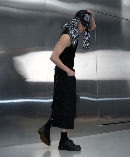 PITCHBLACK(ピッチブラック)の「EYELET CROSS POINT BERMUDA PANTS (BLACK)(デニムパンツ・メンズ・その他・MEDIUM/LARGE/X-LARGE/SMALL)」の7枚目の写真