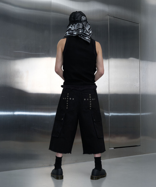 PITCHBLACK(ピッチブラック)の「EYELET CROSS POINT BERMUDA PANTS (BLACK)(デニムパンツ・メンズ・その他・MEDIUM/LARGE/X-LARGE/SMALL)」の6枚目の写真