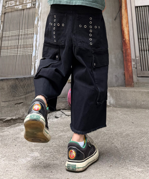 PITCHBLACK(ピッチブラック)の「EYELET CROSS POINT BERMUDA PANTS (BLACK)(デニムパンツ・メンズ・その他・MEDIUM/LARGE/X-LARGE/SMALL)」の5枚目の写真