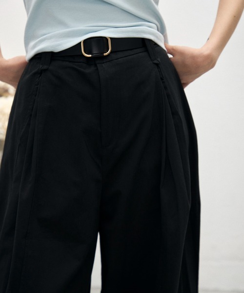 Lutim by u(ルチバイユー)の「ワイドバギーチノパンツ(チノパンツ・レディース・ブラック/ストーン・M/S)」の5枚目の写真