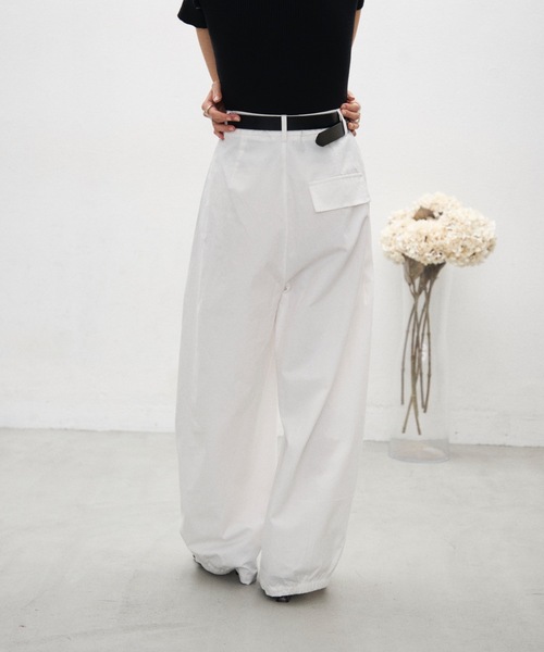 Lutim by u(ルチバイユー)の「ワイドバギーチノパンツ(チノパンツ・レディース・ブラック/ストーン・M/S)」の22枚目の写真