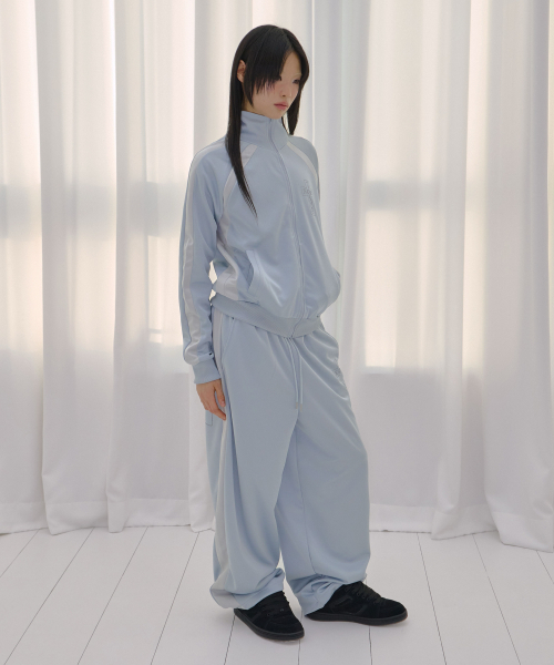 FANCY CLUB(ファンシークラブ)の「プロスグロシートラックパンツ (スカイブルー) F26QD162(スウェットパンツ・レディース・その他・ONE)」の4枚目の写真
