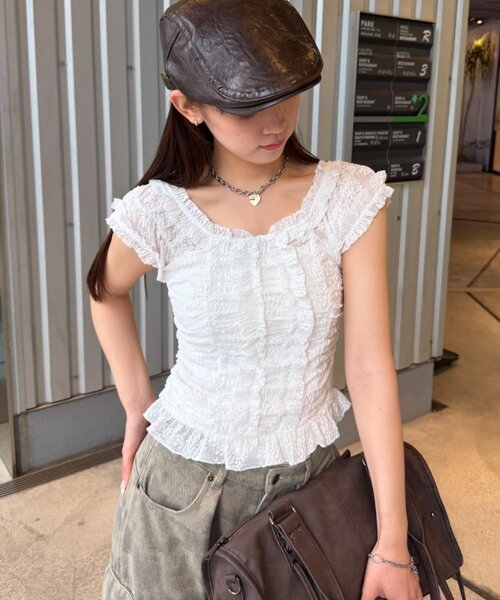 w closet（ダブルクローゼット）の「シャーリングレースフレンチT　夏服（Tシャツ/カットソー・レディース・オフホワイト/ブラック/ピンク・FREE）」の4枚目の写真