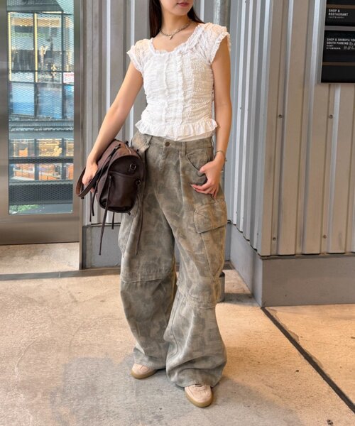 w closet（ダブルクローゼット）の「シャーリングレースフレンチT　夏服（Tシャツ/カットソー・レディース・オフホワイト/ブラック/ピンク・FREE）」の7枚目の写真