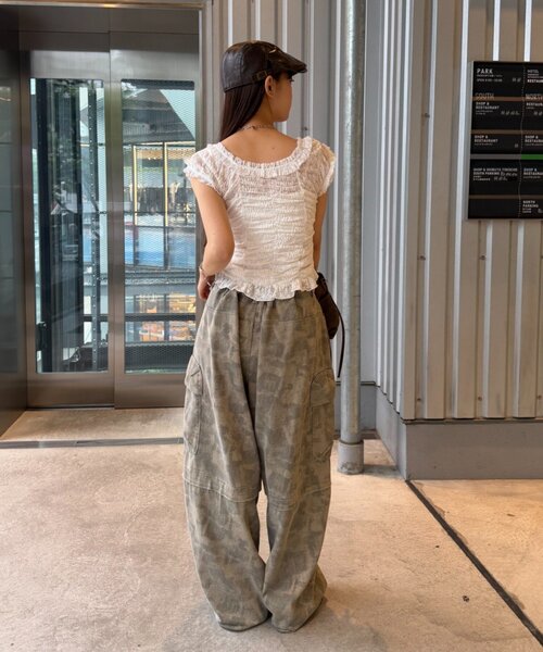 w closet（ダブルクローゼット）の「シャーリングレースフレンチT　夏服（Tシャツ/カットソー・レディース・オフホワイト/ブラック/ピンク・FREE）」の9枚目の写真
