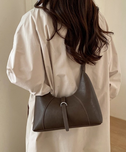 HAILY(ヘイリー)の「ベルトデザインスムースレザー調ホーボーバッグ(ショルダーバッグ・レディース・アイボリー/ダークブラウン/ブラック・FREE)」の19枚目の写真