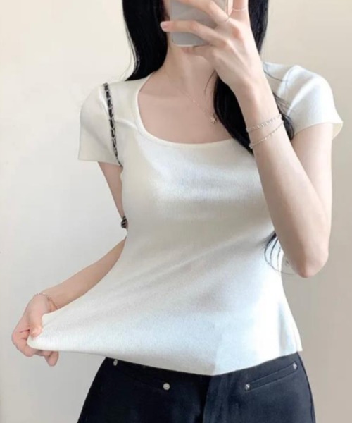 semplice(センプリチェ)の「Tシャツ【韓国ファッション】(Tシャツ/カットソー・レディース・ブラック/ベージュ・F)」の6枚目の写真