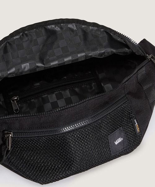 VANS(バンズ)の「WARD クロスボディバッグ / Ward Cross Body Pack Black/Bla VN0A2ZXXBKA1(ボディバッグ/ウエストポーチ・メンズ・ブラック・ONE SIZE)」の4枚目の写真