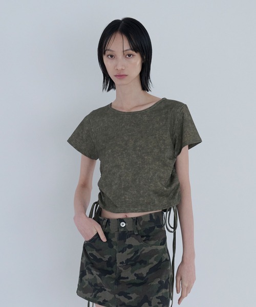 Nora Lily elle(ノラリリーエル)の「side gather short top(Tシャツ/カットソー・レディース・ダークグレー/カーキ・FREE)」の1枚目の写真