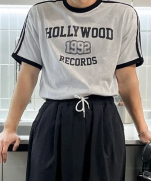 NOWLE（ノウル）の「【NOWLE】カレッジグラフィック リンガー半袖Tシャツ / レトロスポーツライン ハリウッドレコード トップス（Tシャツ/カットソー・メンズ・グレー・MEDIUM/X-LARGE/LARGE）」の5枚目の写真