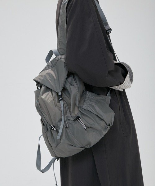 full/fill.(フルフィル)の「compact mini backpack / コンパクトミニバックパック(バックパック/リュック・レディース・グレー/ブラック・FREE)」の2枚目の写真