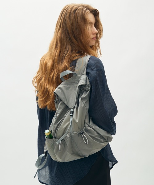 full/fill.(フルフィル)の「compact mini backpack / コンパクトミニバックパック(バックパック/リュック・レディース・グレー/ブラック・FREE)」の16枚目の写真