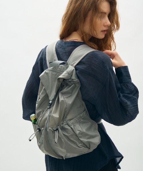 full/fill.(フルフィル)の「compact mini backpack / コンパクトミニバックパック(バックパック/リュック・レディース・グレー/ブラック・FREE)」の7枚目の写真