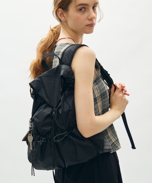 full/fill.(フルフィル)の「compact mini backpack / コンパクトミニバックパック(バックパック/リュック・レディース・グレー/ブラック・FREE)」の17枚目の写真