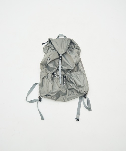 full/fill.(フルフィル)の「compact mini backpack / コンパクトミニバックパック(バックパック/リュック・レディース・グレー/ブラック・FREE)」の10枚目の写真