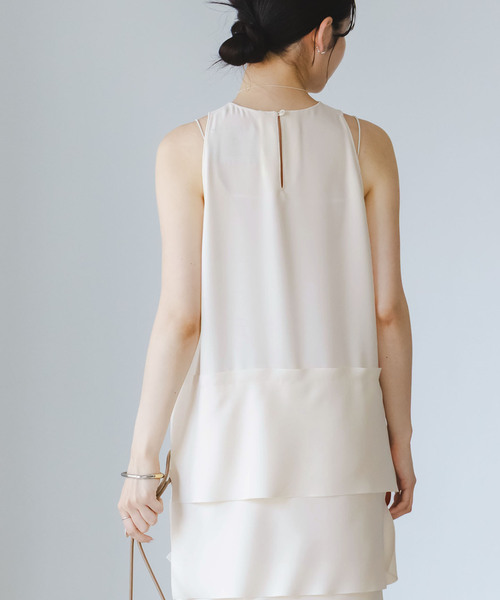 Noble（ノーブル）の「ROOM NO.8/ルームエイト BLACK W-SATIN NS TIERED DRESS（ワンピース・レディース・ホワイト・SMALL）」の3枚目の写真
