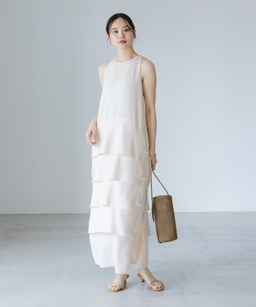 Noble（ノーブル）の「ROOM NO.8/ルームエイト BLACK W-SATIN NS TIERED DRESS（ワンピース・レディース・ホワイト・SMALL）」の7枚目の写真