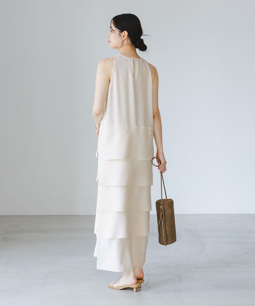 Noble（ノーブル）の「ROOM NO.8/ルームエイト BLACK W-SATIN NS TIERED DRESS（ワンピース・レディース・ホワイト・SMALL）」の9枚目の写真