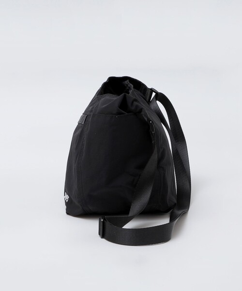 SHIPS(シップス)の「【WEB限定】SHIPS: 60/40クロス ミディアム ショルダー バッグ(トートバッグ・メンズ・ブラック/ネイビー/レッド/チャコールグレー・ONE SIZE)」の7枚目の写真