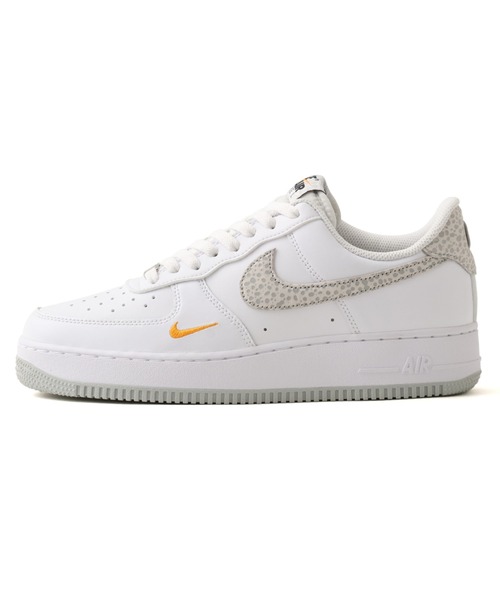 NIKE（ナイキ）の「NIKE AIR FORCE 1 '07 / ナイキ エア フォース 1 '07【SP】（スニーカー・メンズ・ホワイト・27.5cm/27.0cm/26.5cm/26.0cm/29.0cm/28.5cm/28.0cm/25.5cm）」の6枚目の写真