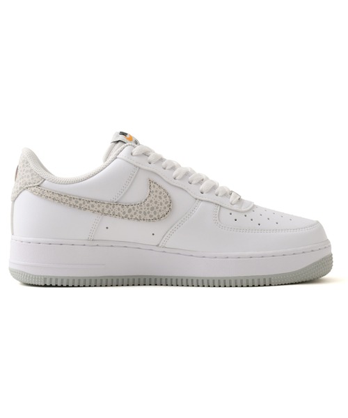 NIKE（ナイキ）の「NIKE AIR FORCE 1 '07 / ナイキ エア フォース 1 '07【SP】（スニーカー・メンズ・ホワイト・27.5cm/27.0cm/26.5cm/26.0cm/29.0cm/28.5cm/28.0cm/25.5cm）」の7枚目の写真