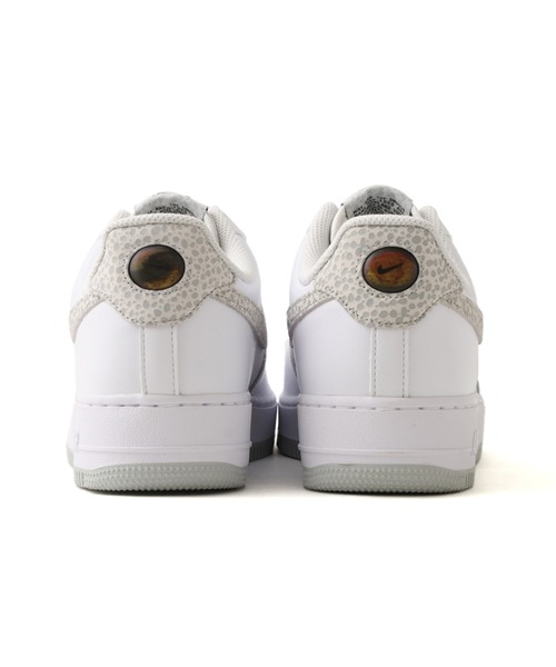 NIKE（ナイキ）の「NIKE AIR FORCE 1 '07 / ナイキ エア フォース 1 '07【SP】（スニーカー・メンズ・ホワイト・27.5cm/27.0cm/26.5cm/26.0cm/29.0cm/28.5cm/28.0cm/25.5cm）」の3枚目の写真