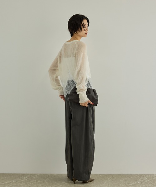 SALON adam et rope'(サロン アダム エ ロペ)の「シアーアルパカヘムスカラップカーディガン(カーディガン/ボレロ・レディース・オフホワイト/ブラック・FREE)」の14枚目の写真