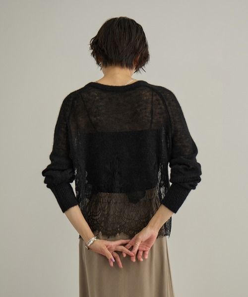 SALON adam et rope'(サロン アダム エ ロペ)の「シアーアルパカヘムスカラップカーディガン(カーディガン/ボレロ・レディース・オフホワイト/ブラック・FREE)」の3枚目の写真