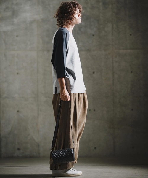 GLIMCLAP(グリムクラップ)の「mko13730-Diamond-Quilted Synthetic Leather Drum Bag ショルダーミニバッグ(211-027-gla-cg)(ショルダーバッグ・メンズ・ブラック・FREE)」の8枚目の写真